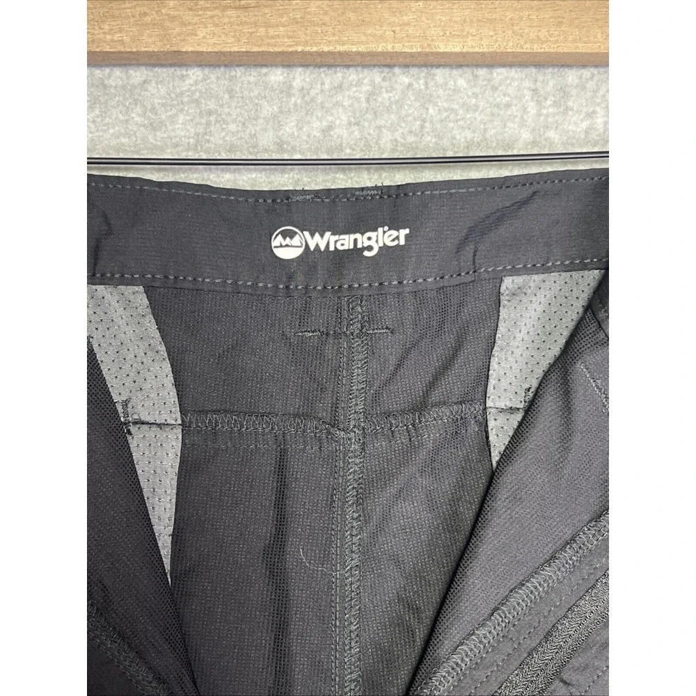NWT Wrangler Classic Flex Waistband‎ Black Shorts Men's Size 48 - Picture 5 of 12